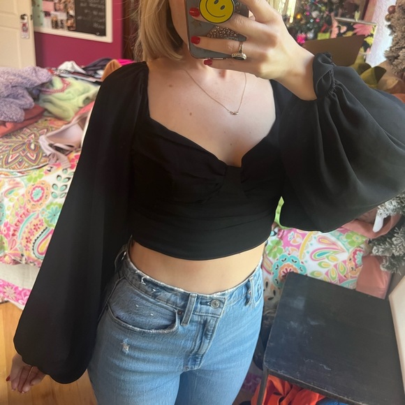 Black Long Sleeve Top | Cropped Long Sleeve Black Top - Picture 3 of 14